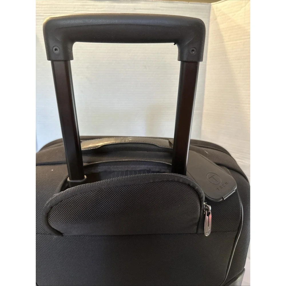 Tumi T-Tech Presidio Macarthur Wheeled Compact Laptop Briefcase Style 67102D